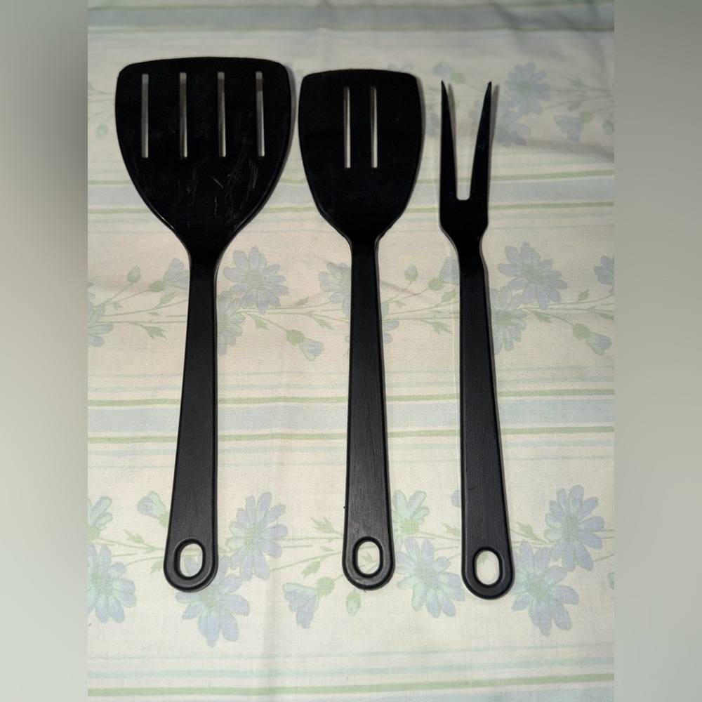 Tailor Made Products Black Nylon Utensils Set of 3 Slotted Spatulas